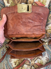 Load image into Gallery viewer, Campomaggi Agnese Crossbody Bag
