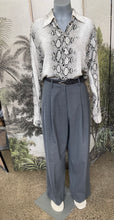 Load image into Gallery viewer, Zambesi Vintage Shirt Snake
