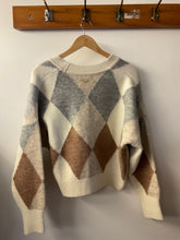 Load image into Gallery viewer, Barbour
