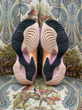 Load image into Gallery viewer, New Balance Fuelcell Trainers
