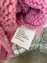 Load image into Gallery viewer, Briarwood
