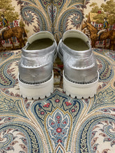 Load image into Gallery viewer, Bresley Loafers
