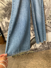 Load image into Gallery viewer, Rich &amp; Royal Wide Leg Jeans
