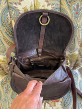 Load image into Gallery viewer, Campomaggi Crossbody Bag
