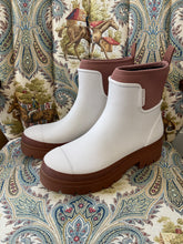 Load image into Gallery viewer, Merry People Boots

