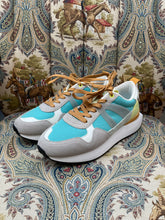 Load image into Gallery viewer, Gioseppo Trainers
