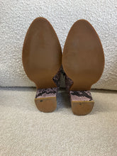 Load image into Gallery viewer, Bresley Shoes
