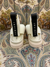 Load image into Gallery viewer, Inuikii Sandals
