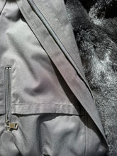 Load image into Gallery viewer, Mode &amp; Affairs Jacket
