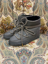 Load image into Gallery viewer, Inuikii Boots
