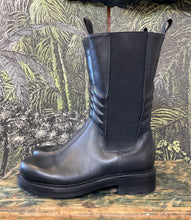 Load image into Gallery viewer, Elena Iachi boots
