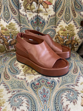 Load image into Gallery viewer, JVAM Sandals
