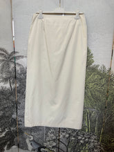 Load image into Gallery viewer, Wynn Hamlyn
